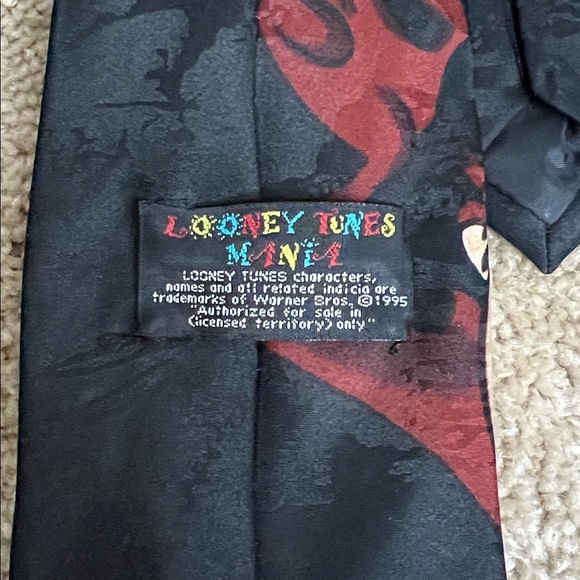 Looney Tunes Mania black necktie Tasmanian Devil Tie - Picture 3 of 4